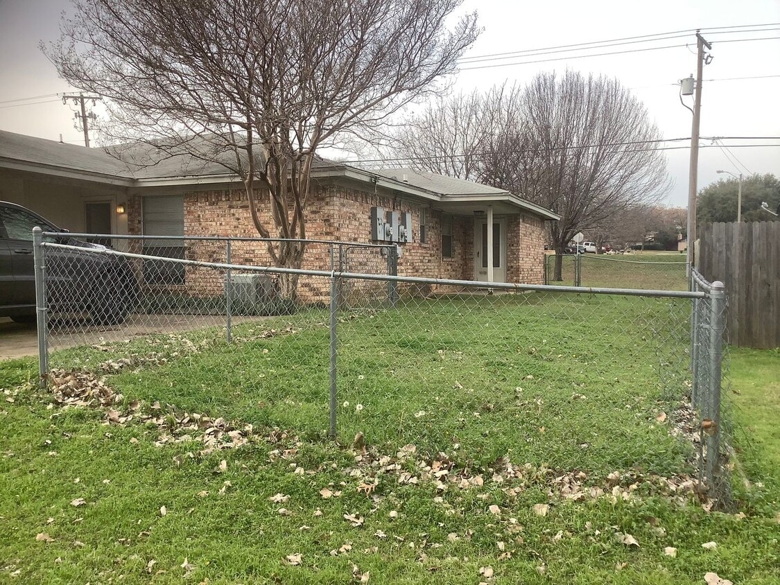 Building Photo - 7324 Davis Blvd