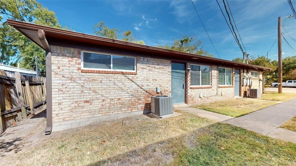 Foto principal - 204 Lynn Dr