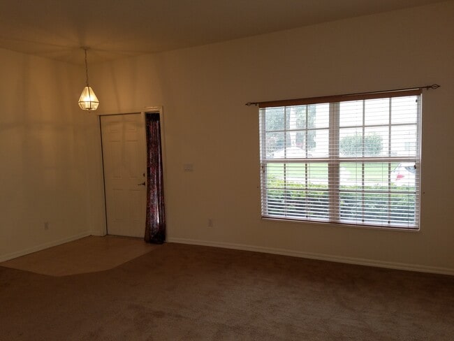Foyer - 13303 Hampton Park Ct