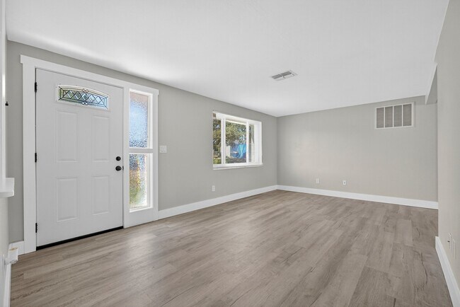 Foto del edificio - 3624 Oakhurst Dr