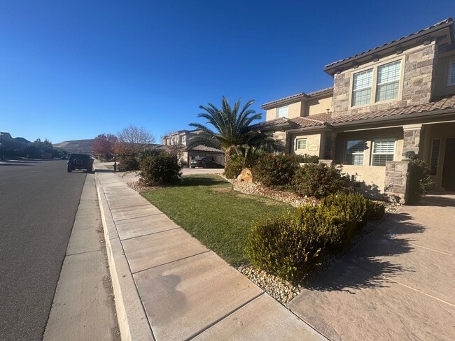 Foto del edificio - Gorgeous 5-Bedroom 3.5 Bath Home!!