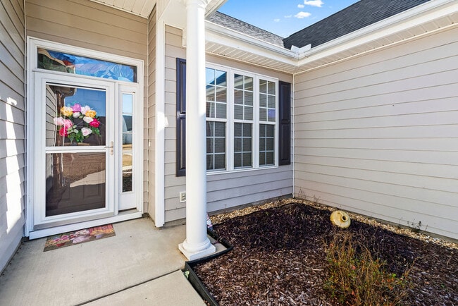 Building Photo - Sand Ridge Home