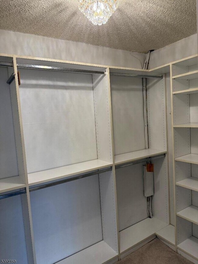 Foto del edificio - 300 Winston Dr