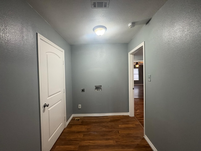 Building Photo - 2998 Co Rd 658