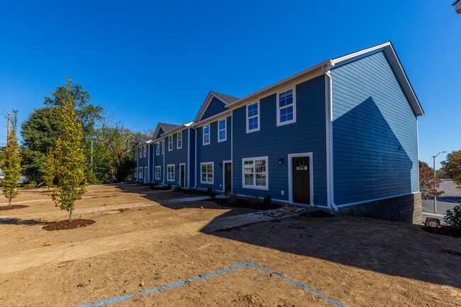 Photo - 518 S Main St Townhome