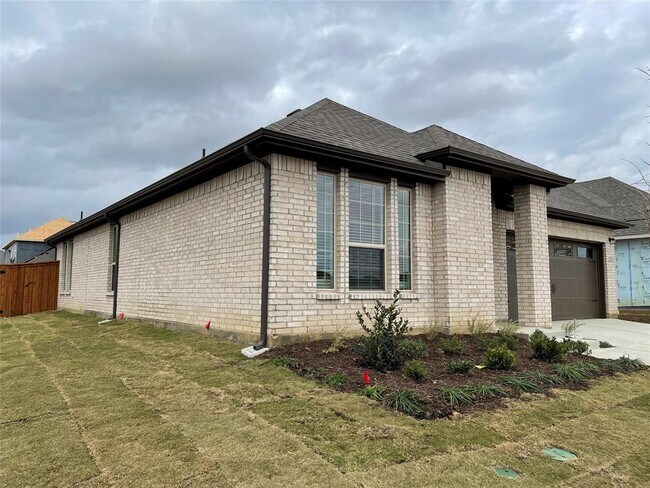 Building Photo - 16305 Garden Dr