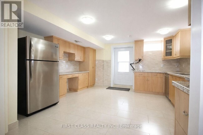 Building Photo - 27 Glenbury Dr