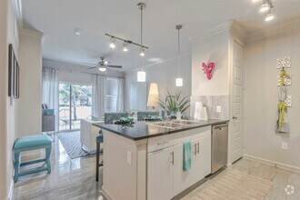 1BR, 1BA - 651 SF A1 - Kitchen - McKinney Square