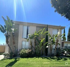 Building Photo - 2615 Pasadena Ave