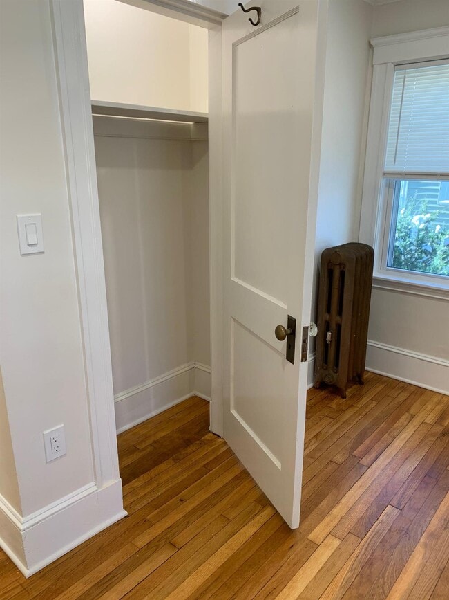 Building Photo - 25 Laurel St