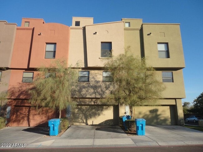 Building Photo - 112 W Milada Dr
