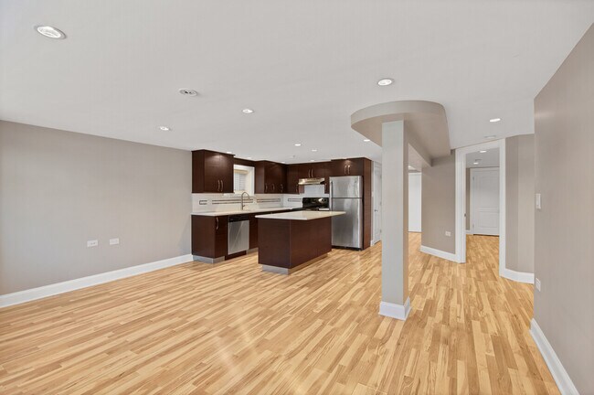 Building Photo - 4120 N Harding