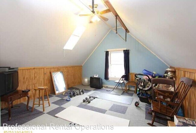Foto del edificio - 3 br, 1.5 bath House - 271 Essex St.