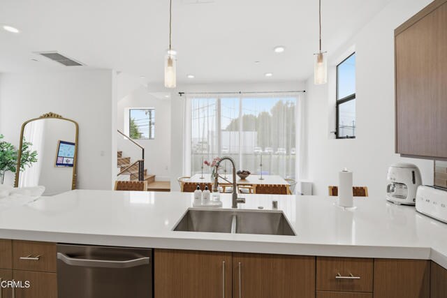 Building Photo - 3226 W Robinson Ln
