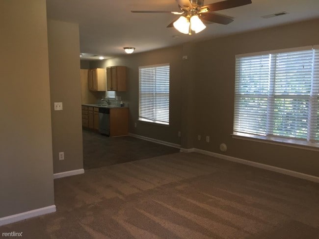 Building Photo - 1650 Sandersted Village Cir