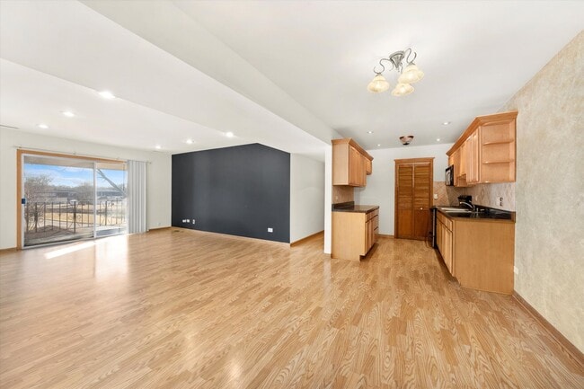 Building Photo - 5721 Circle Dr