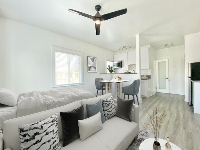 Building Photo - Leo Lofts