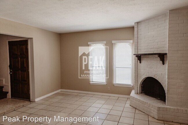 Building Photo - 3 br, 2.5 bath House - 1014 Egyptian Dr. - A