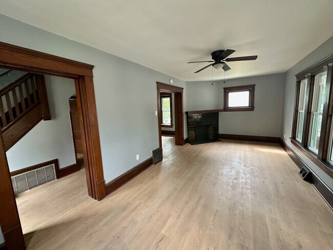 Building Photo - 1111 East Ave