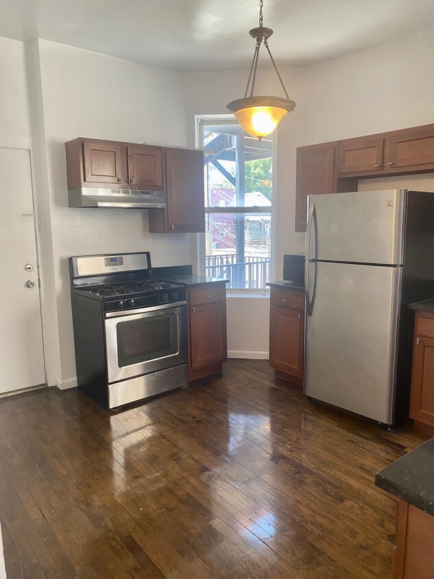Kitchen - 2912 S Wentworth Ave