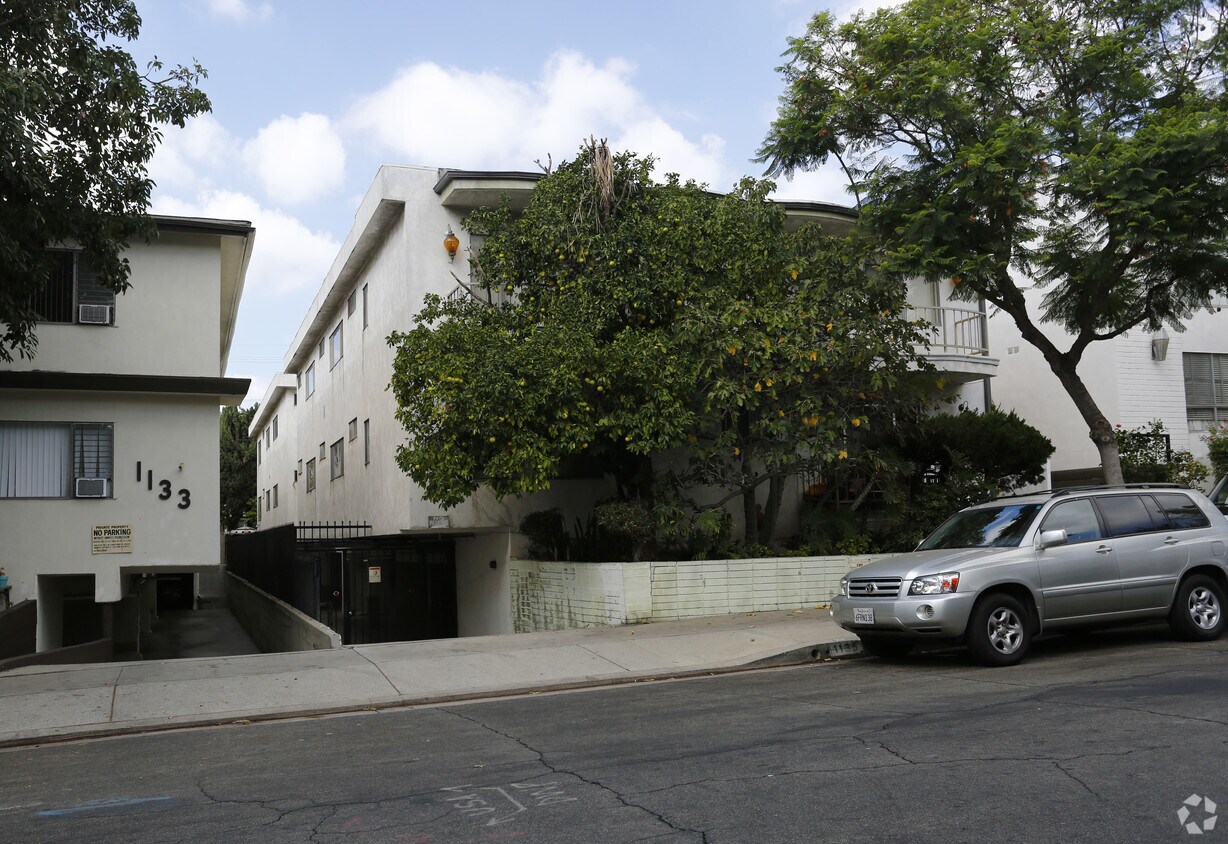 Building - 1135 N Ogden Dr