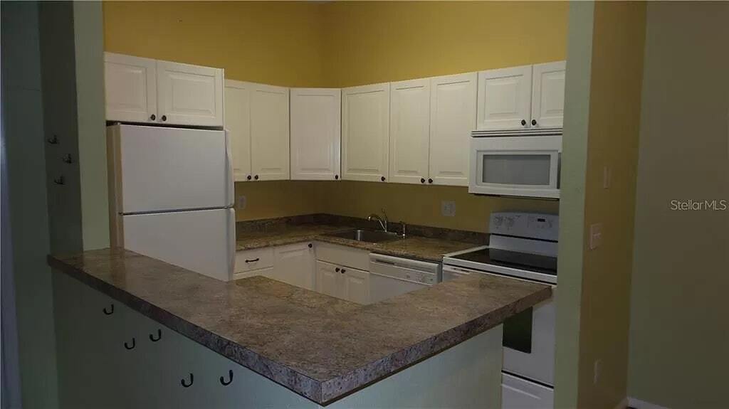 Primary Photo - 6012 Laketree Lane