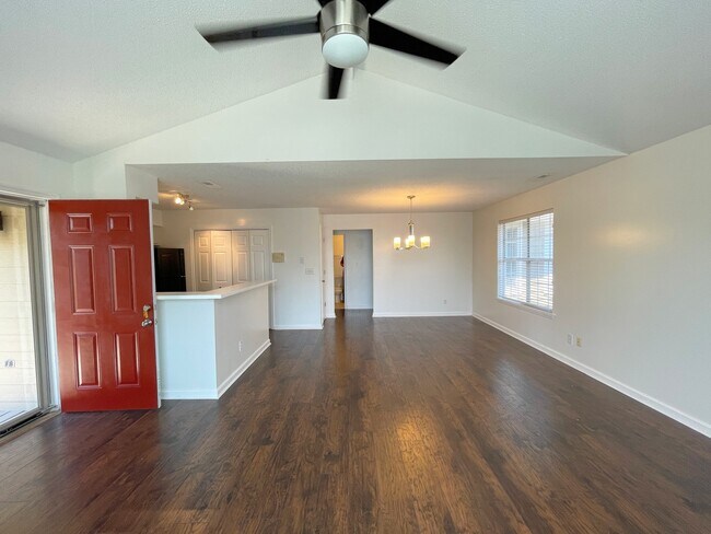 Building Photo - 218 Waters Edge Ln