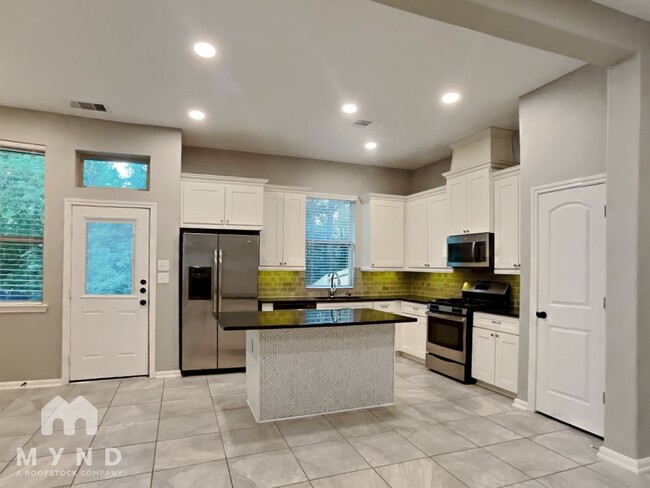Foto del edificio - 118 Cheswood Forest Dr