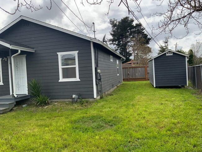 Foto del edificio - 3880 Rohnerville Rd