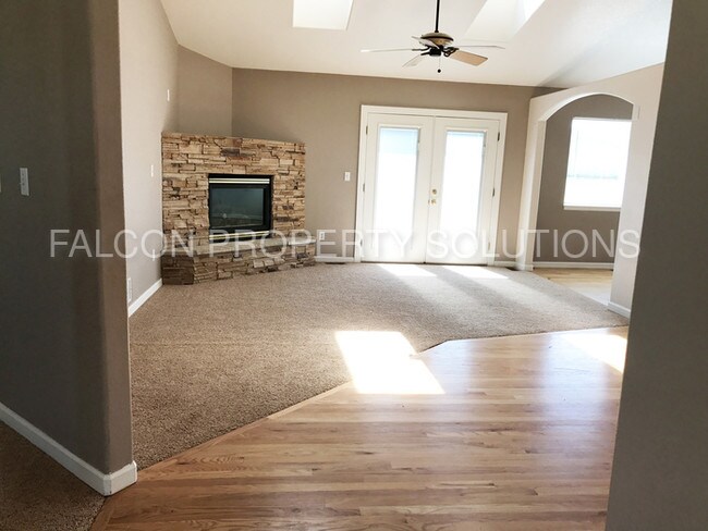 Building Photo - 17820 Pinon Park Rd