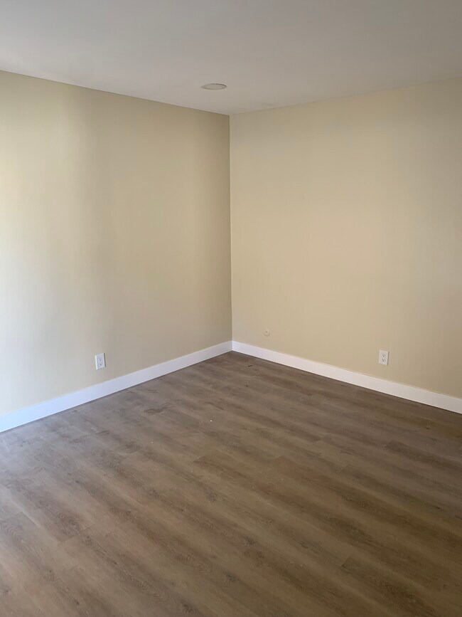 Building Photo - 21035 Bryant St