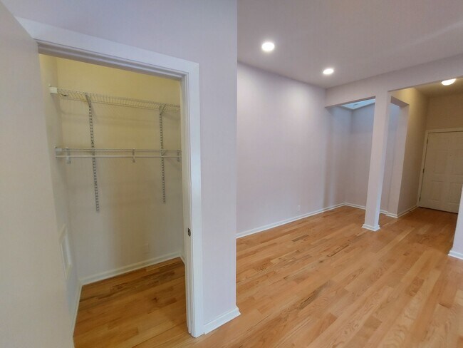 Foto del edificio - 3255 N Broadway