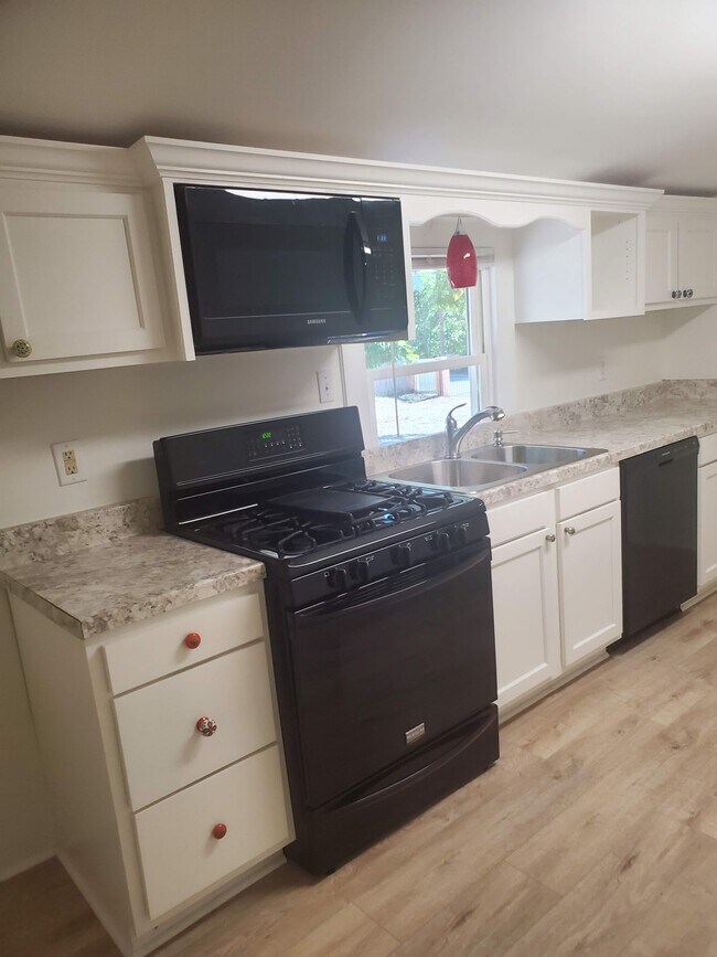 Foto del edificio - 3402 Colonial Dr