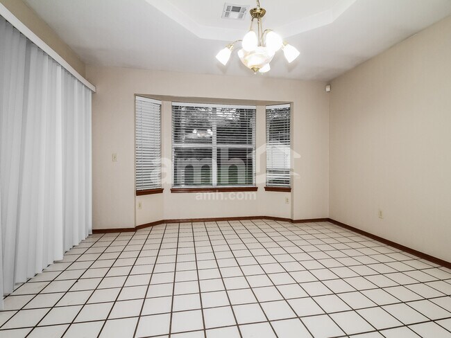 Foto del edificio - 513 NW 173rd St