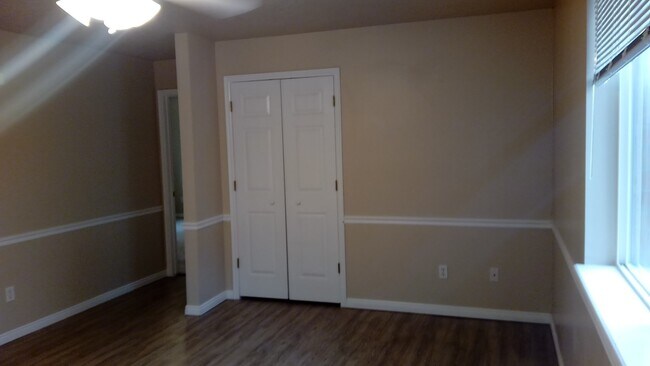 Foto del edificio - 1 Bed 1 bath at Brentwood townhomes