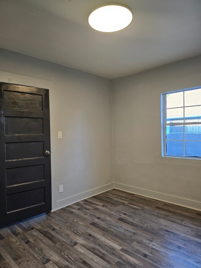 Foto del edificio - 838 E 76th St