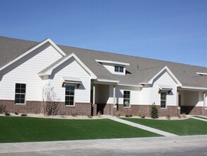 Building Photo - 6704 Pontiac Ave