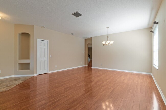 Building Photo - Executive Living Waits!