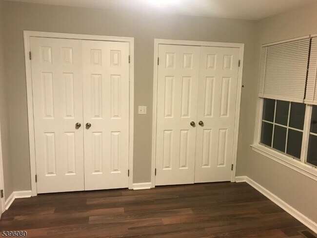 Foto del edificio - 404 Wedgewood Cir