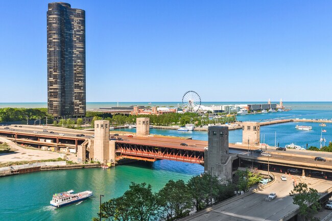 Building Photo - 420 E Waterside Dr