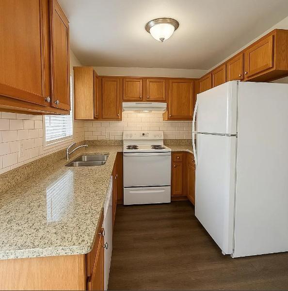 Building Photo - 1448 Nottingham Rd