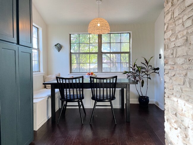 Foto del edificio - 7018 Crosswood Dr