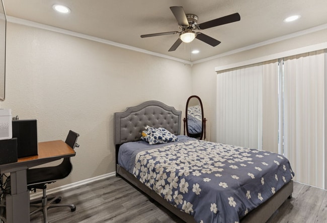 Building Photo - 923 Vance Jackson Rd