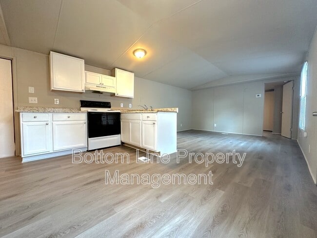 Photo - 4398 Havelock Ave House