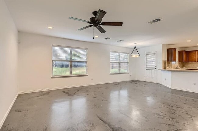 Building Photo - 177 Flagstone Trl