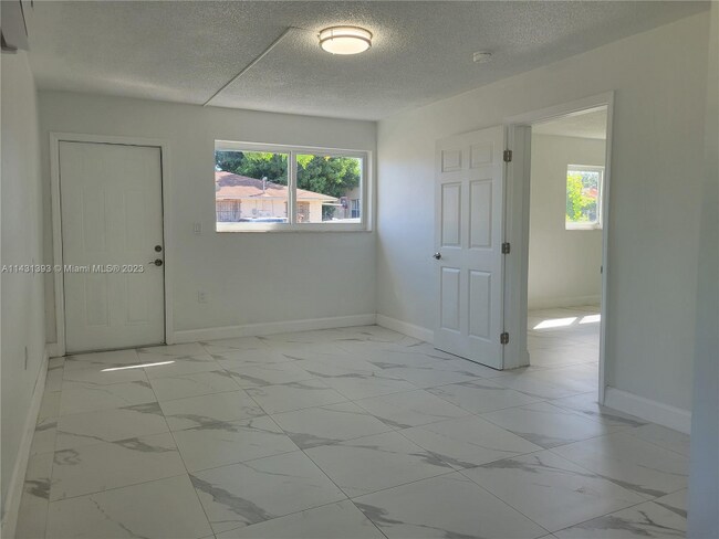 Foto del edificio - 3601 SW 2nd St