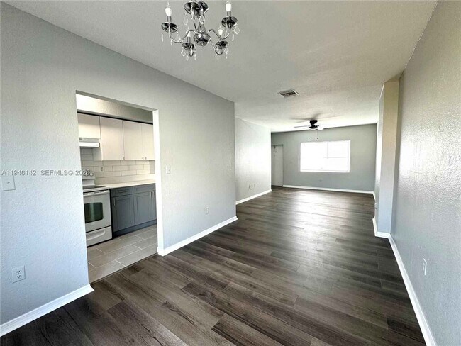 Foto del edificio - 8444 NW 4th Ave