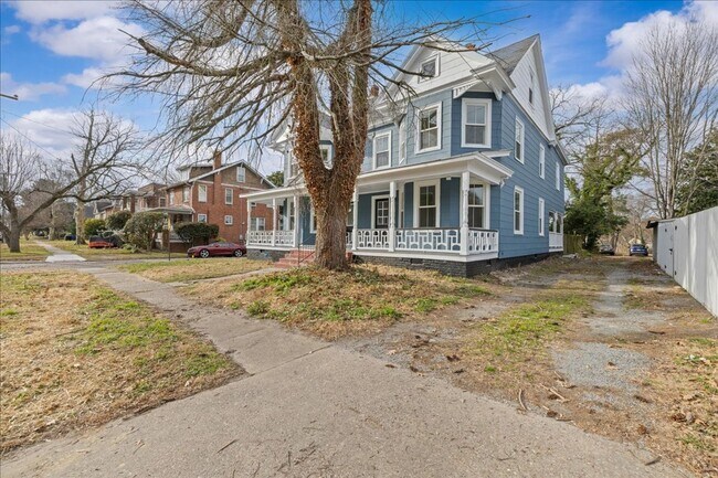 Foto del edificio - 258 Douglas Ave