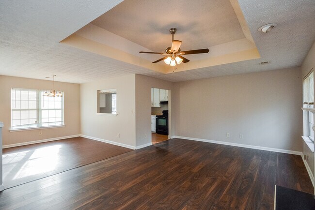 Building Photo - 150 Lakeside Dr