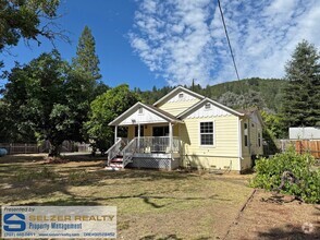 Building Photo - 1114 Helen Ave